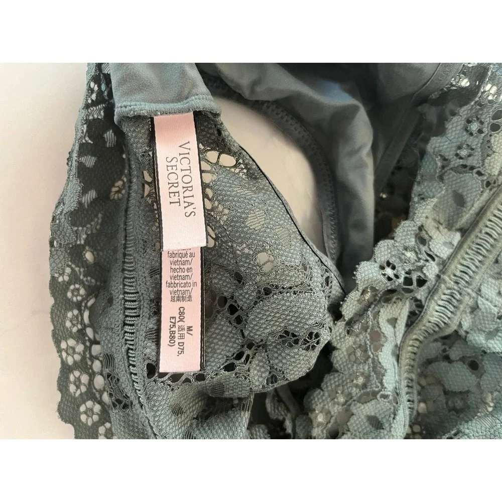 Victorias Secret Body By Victoria Lace Bralette Green V-Neck 362812-B4F‎ Medium
